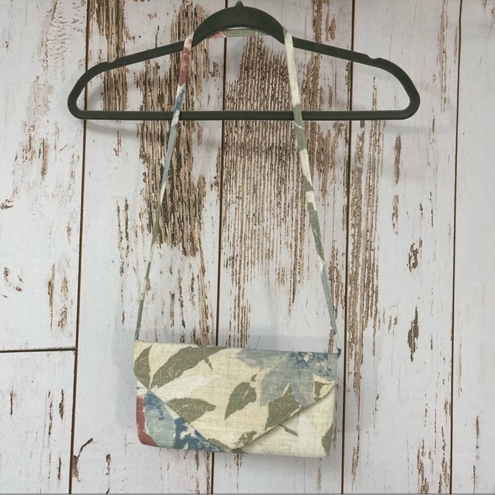 Vintage Handcrafted Purse. Floral